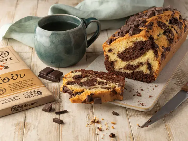 Cake marbré aux pépites de chocolat noir