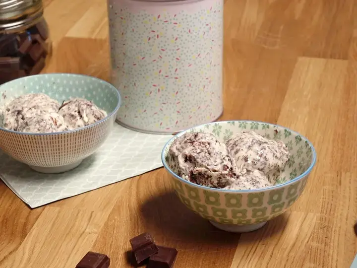 Glace chocolat blanc façon straciatella