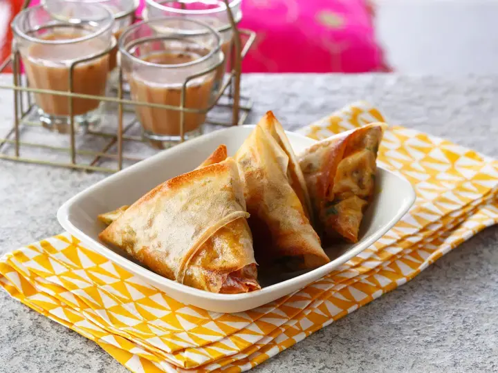 Samossas aux dés de jambon, carotte, coriandre, noix de cajou