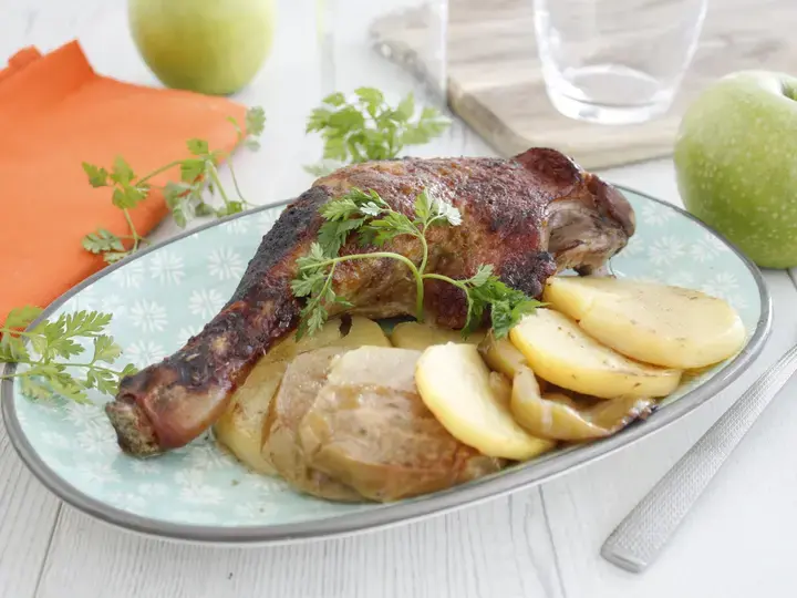 Cuisses de canard aux deux pommes