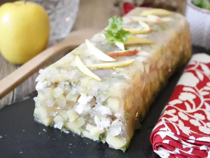 Terrine de poulet en gelée à l'estragon