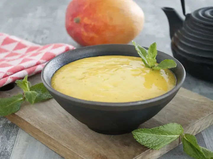 Soupe froide de mangue