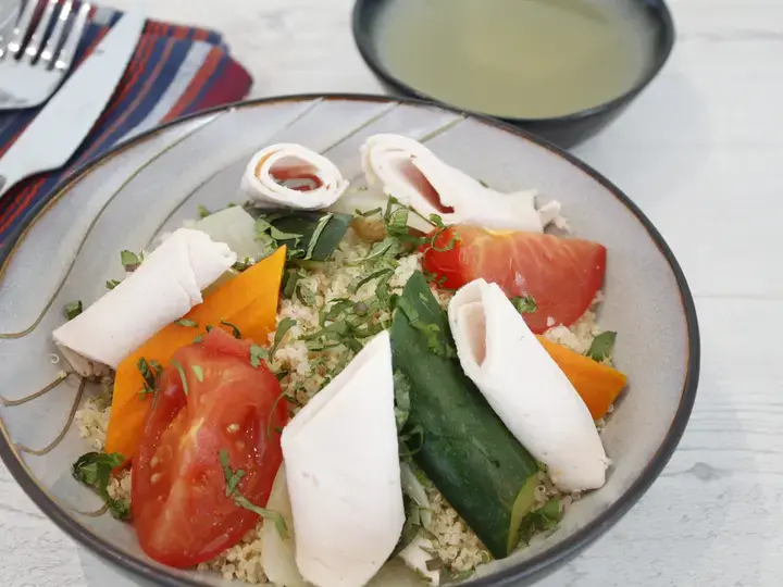 Couscous de quinoa au blanc de poulet