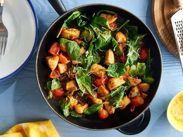 Poêlée de légumes épinards poulet