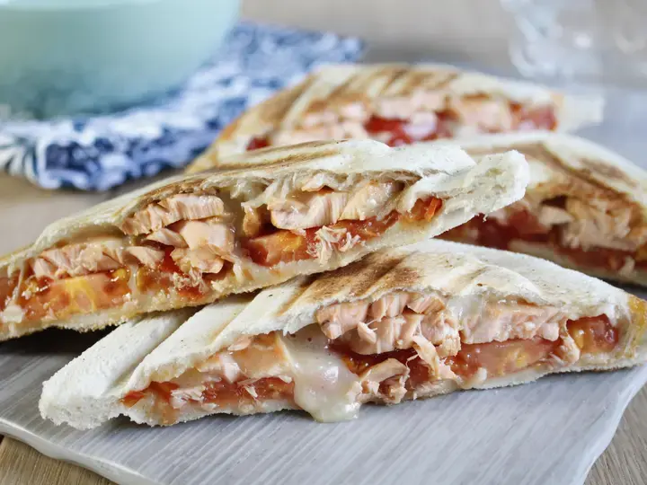 Croque saumon mozzarella, tomates