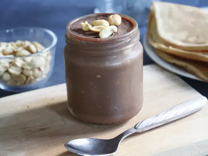 Pâte à tartiner chocolat cacahuètes