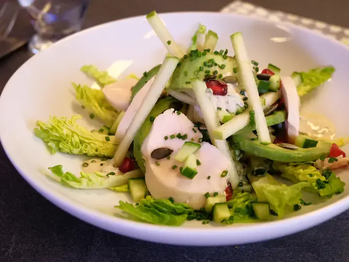 this media has been downloaded from content hub 202093179