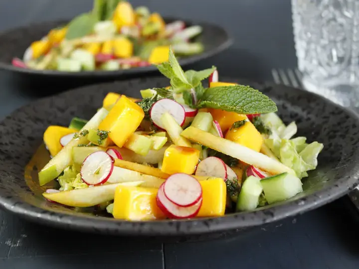 this media has been downloaded from content hub 202094988