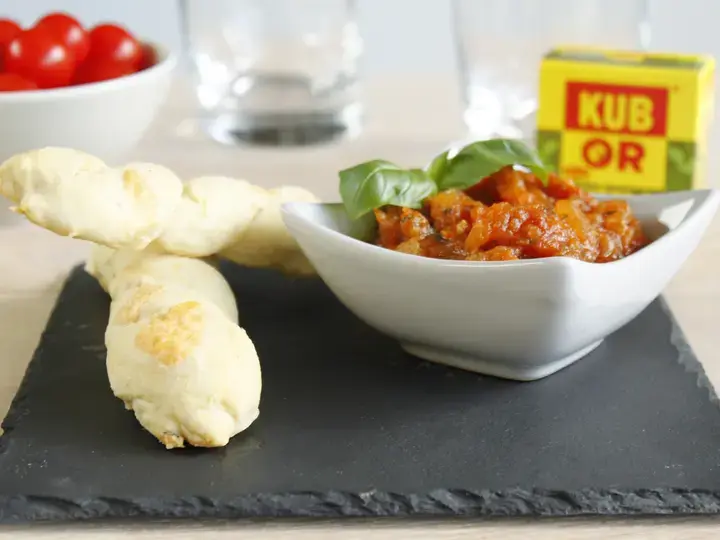 Focaccia et sauce méridionale