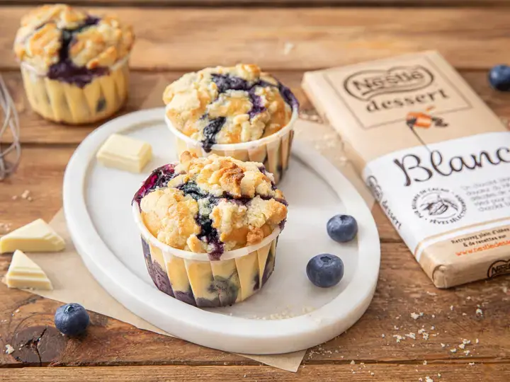 Muffins myrtilles et pépites de chocolat blanc