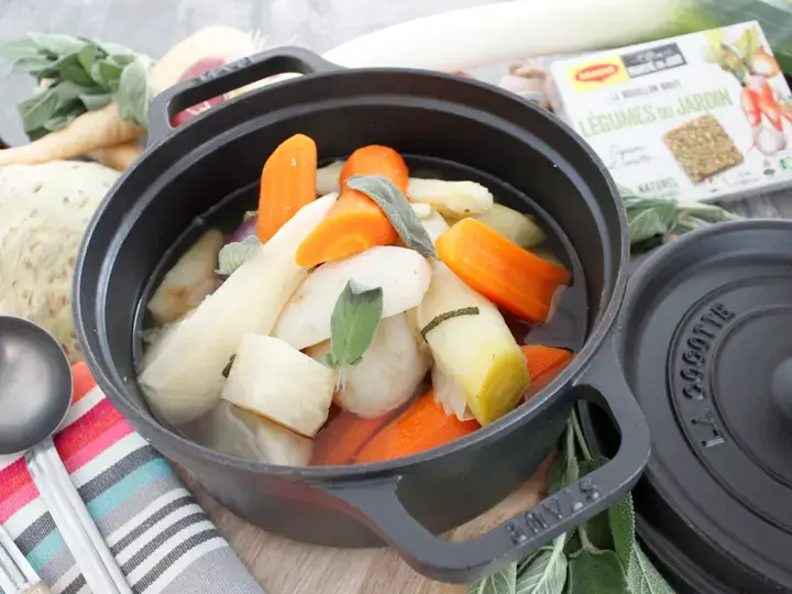 Pot-au-feu aux légumes d'autrefois Le Bouillon Brut Oriental MAGGI