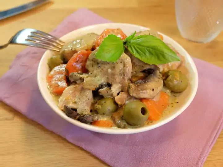 this media has been downloaded from content hub 203178432