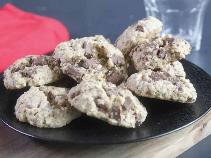 Tarte au chocolat noir corsé et aux framboises