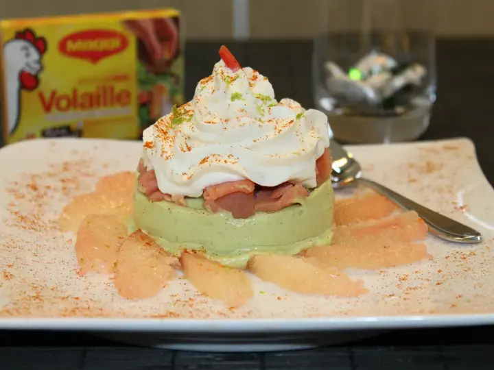 Millefeuille de pamplemousse et avocat