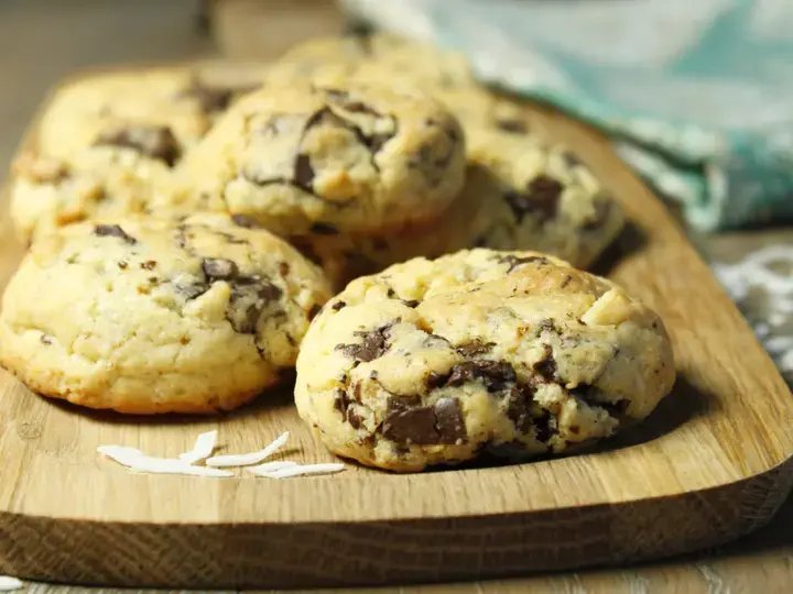 this media has been downloaded from content hub 202081860