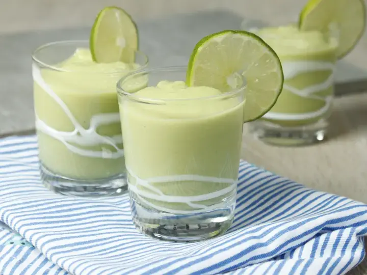 Soupe froide avocat citron vert concombre gingembre