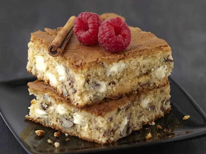 Brownie au chocolat blanc, cannelle et noix de pecan