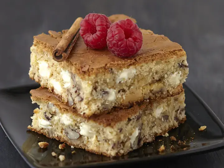 Brownie au chocolat blanc, cannelle et noix de pecan