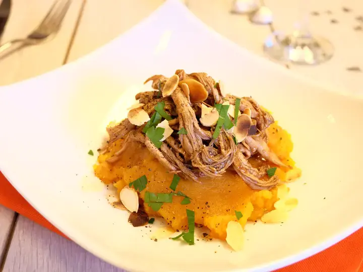 Filet mignon de porc confit de Noël, écrasée de patate douce au gingembre Cookéo