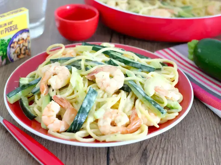 Spaghetti crevettes courgettes à la crème