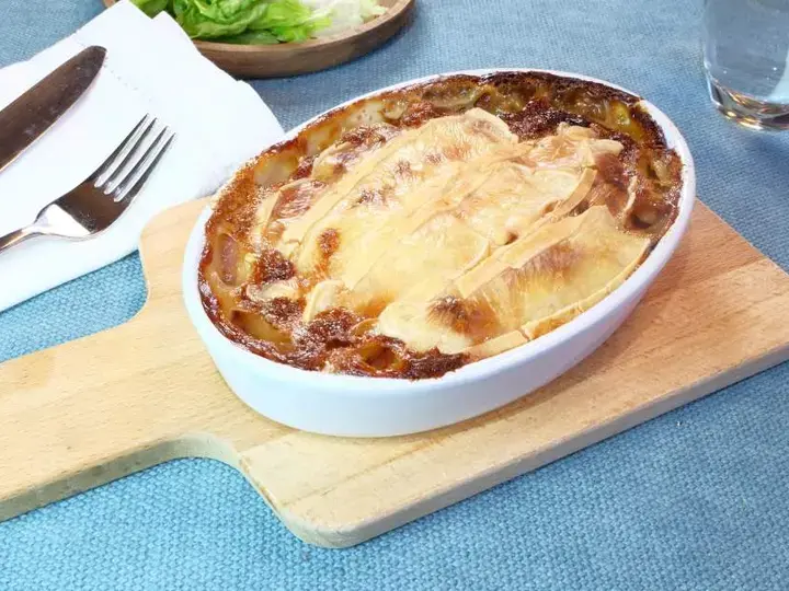 this media has been downloaded from content hub 203189771