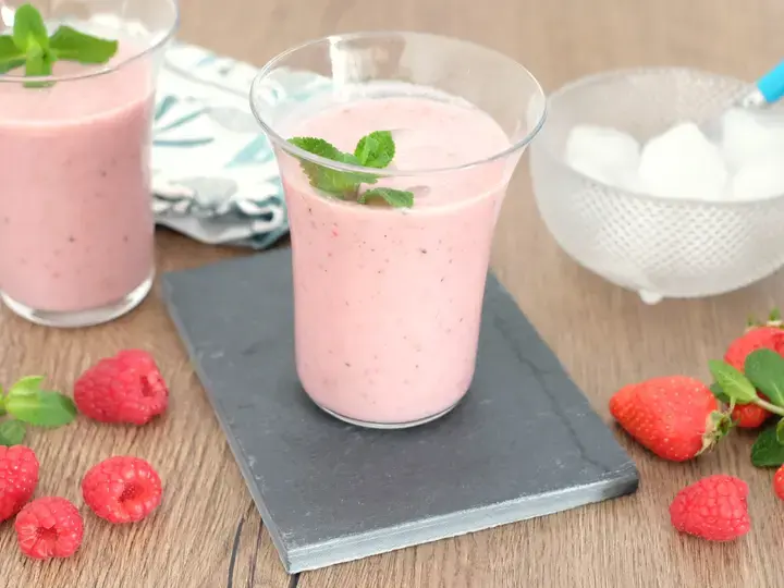 Cocktail menthe fruits rouges