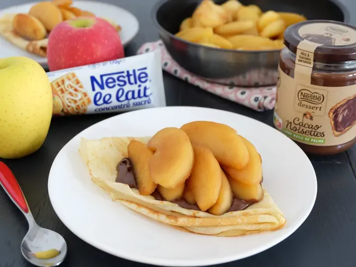 Crêpes au lait concentré, pommes confites et pâte à tartiner