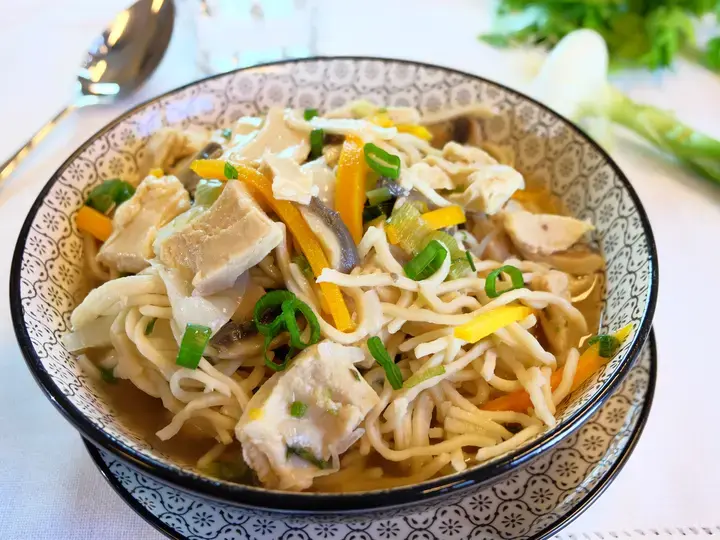 Soupe chinoise aux émincés de soja