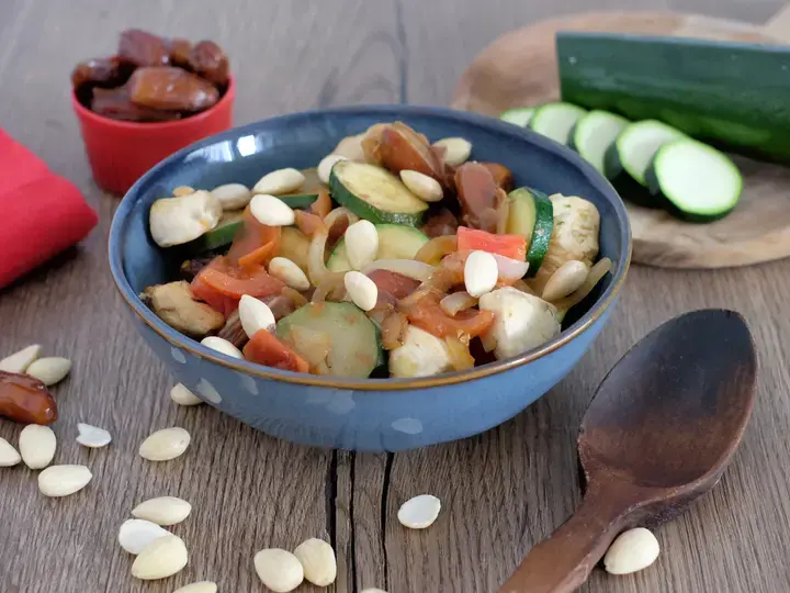 Tajine de poulet aux dattes