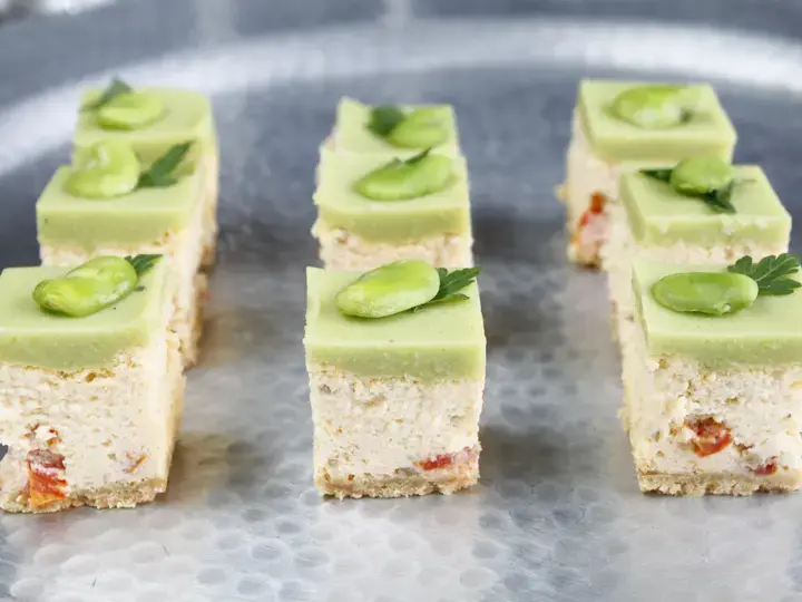 Mini cheesecake fèves tomates confites