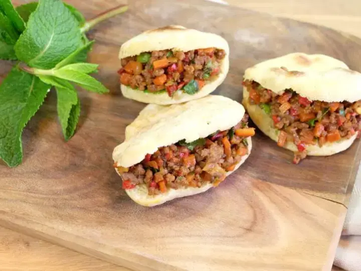 Petits pains farcis (mini batbouts)