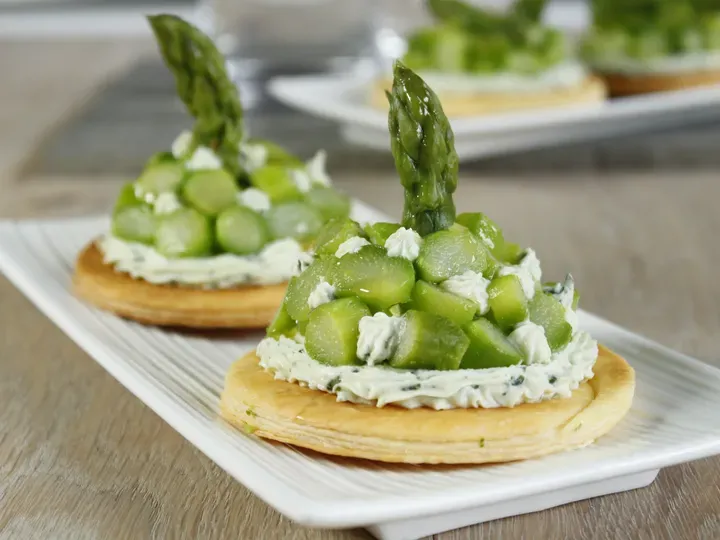 this media has been downloaded from content hub 202093941