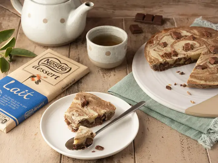 Gâteau marbré chocolat au lait et pépites de chocolat