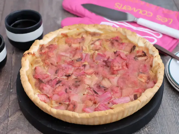 Tarte à la rhubarbe et confiture de lait