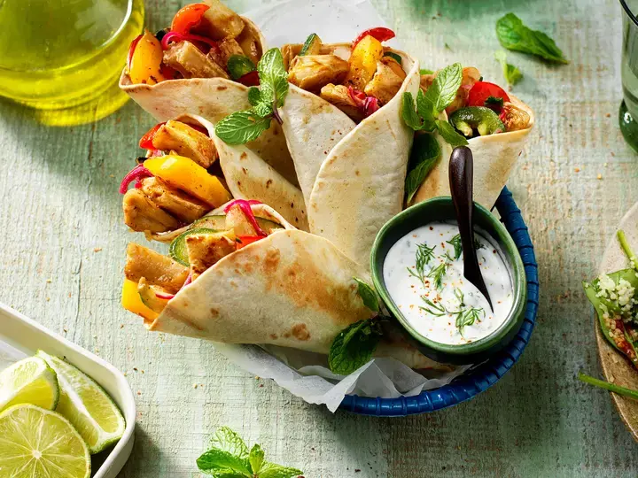 Mini Wraps with Vegan Filet Pieces