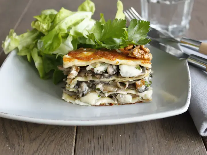 this media has been downloaded from content hub 202091876