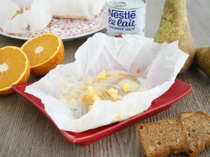 Poires à l'orange sauce pain d'épices