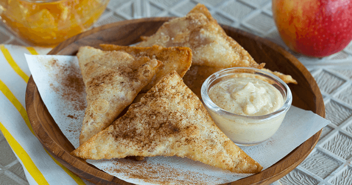 Apple Cinnamon Wonton with Creamy Orange Sauce