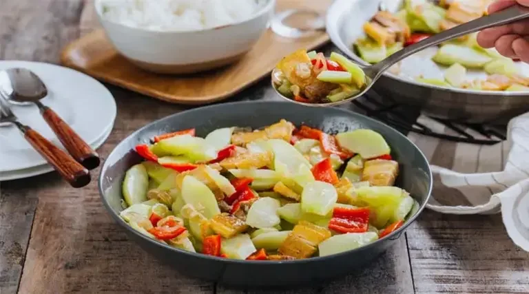 Ginisang Papaya with Liempo