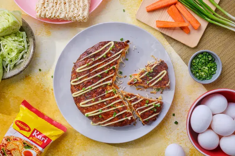 Kari Noodle Okonomiyaki