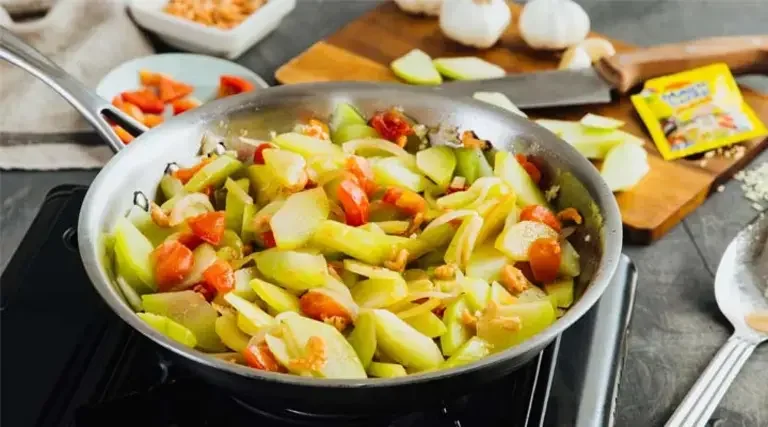 Ginisang Sayote with Hibe Main