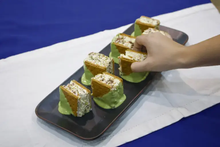 Dubai Chocolate-Inspired Graham Bars