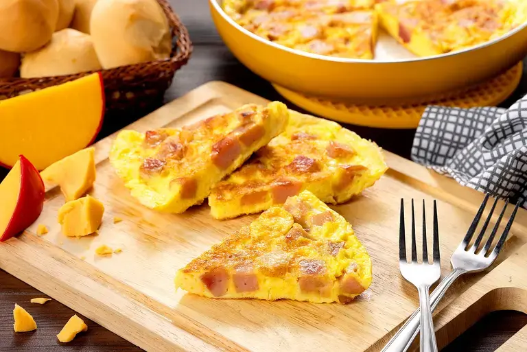 Ham and Keso de Bola Torta