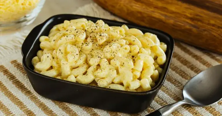 Quickie Creamy Queso de Bola Mac &amp; Cheese