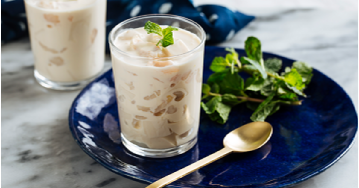 Creamy Almond and Lychee Jelly Recipe | Nestlé Creams®