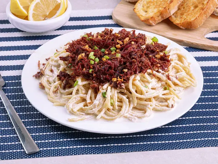 Creamy Spaghetti with Crispy Corned Beef