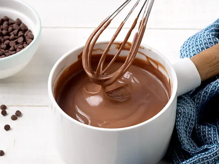 chocolate sauce