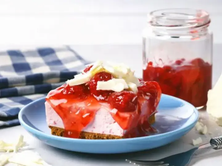 Strawberry and White Chocolate Ref Cake