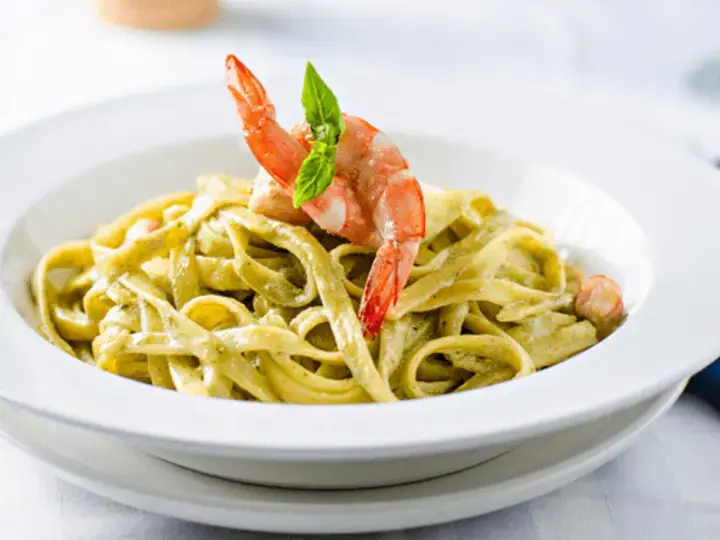 Quick and Easy Creamy Pesto Pasta