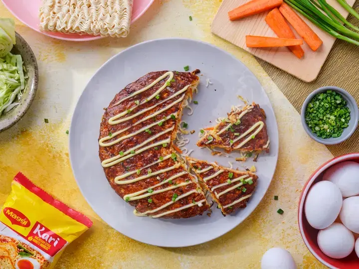 Kari Noodle Okonomiyaki